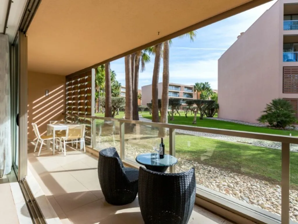 balcony