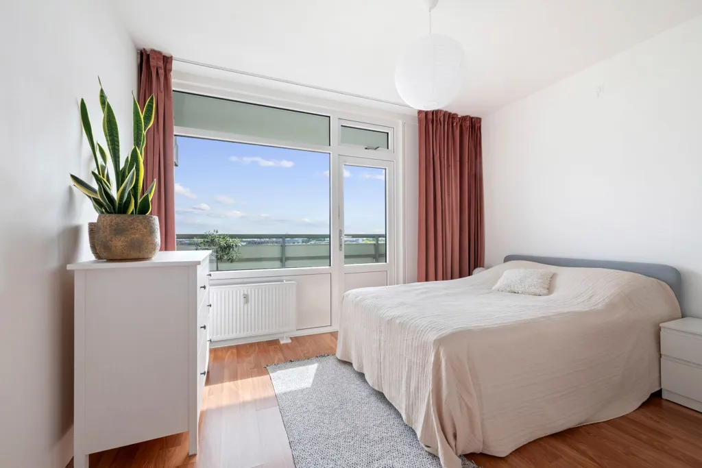 Chambres - Modern Corner Flat with Panoramic View in Haarlem