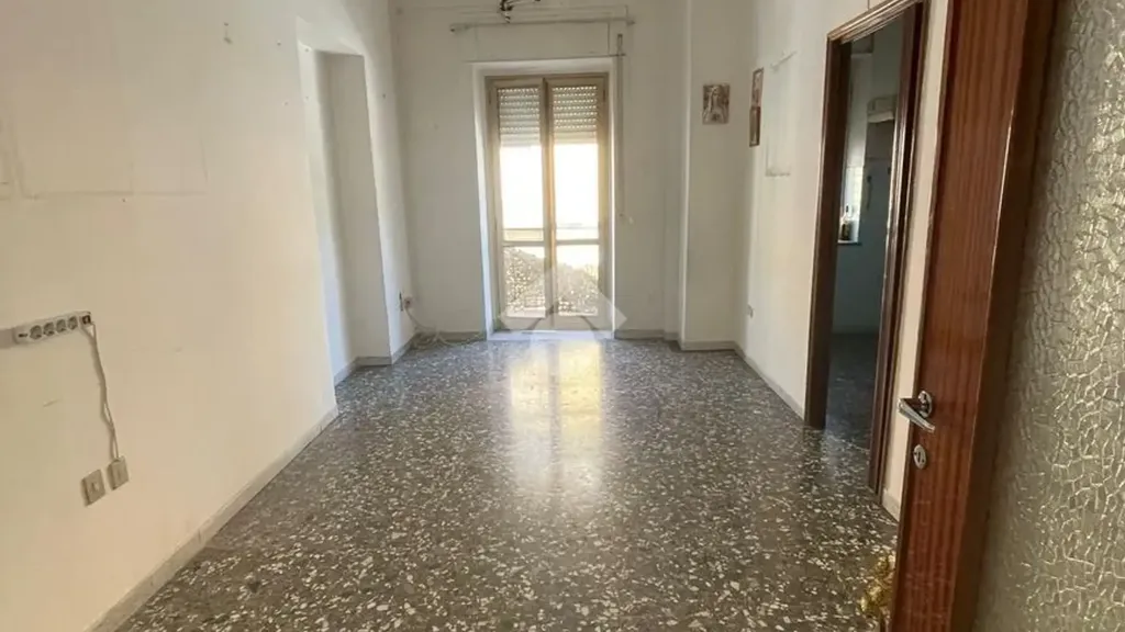 Entrée - Central Trilocale with Balconies in Castrovillari