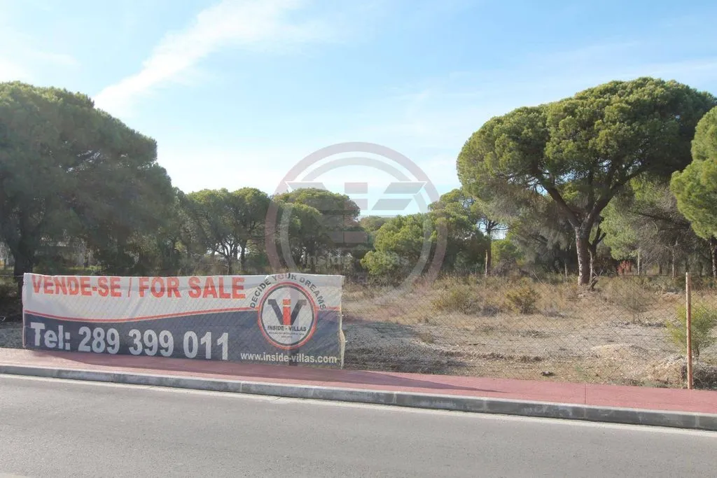 Aed - Development Land with Beach Proximity in Loulé