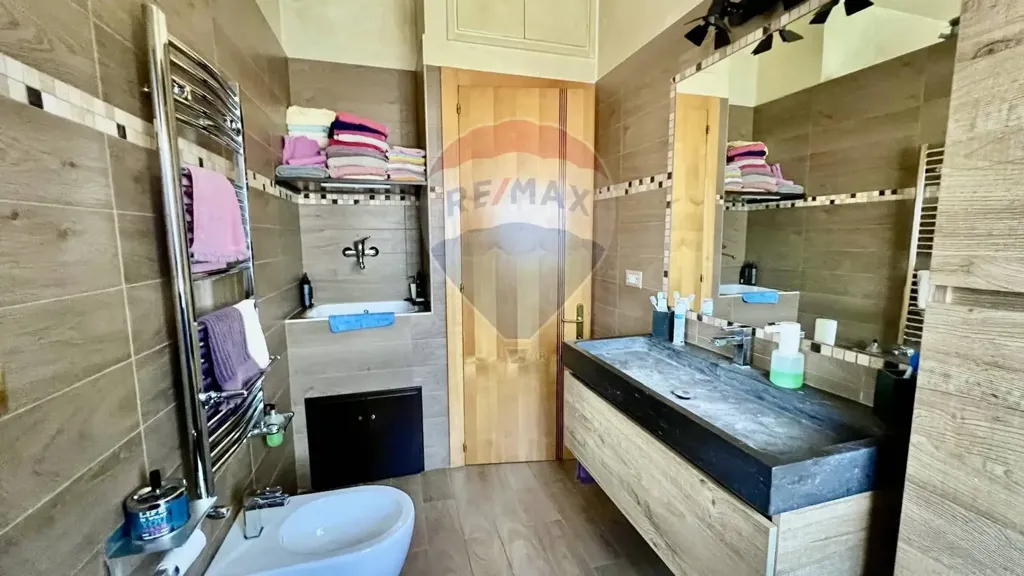 Vannitoad - Penthouse with Panoramic Terrace in Casalotti