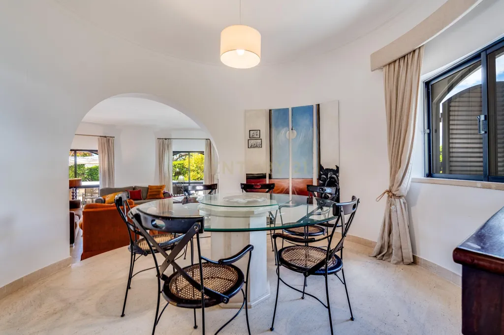 Dining Room - Sea View Villa with Pool in Alvor