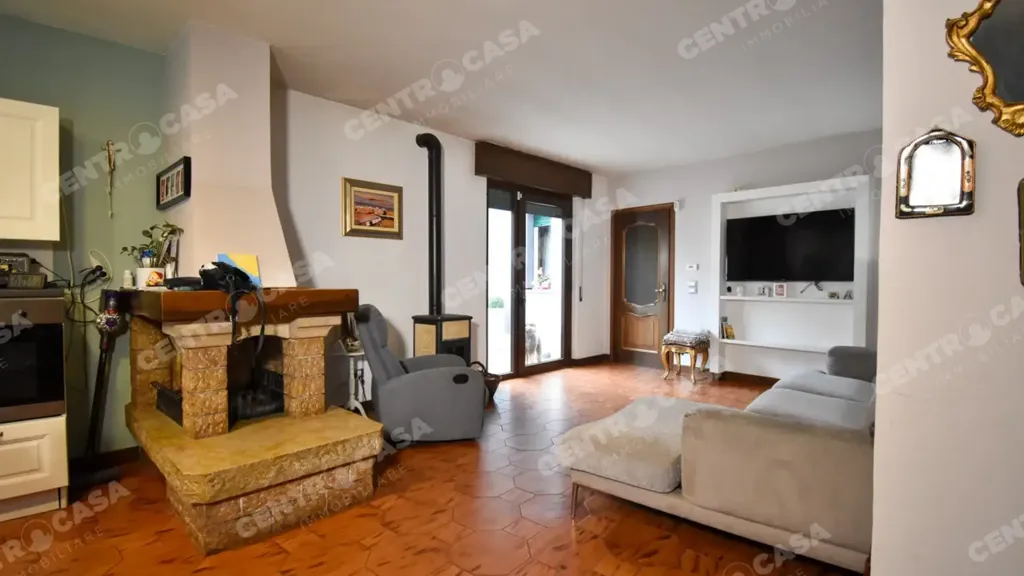 Séjour - Independent House with Large Storage in Legnago