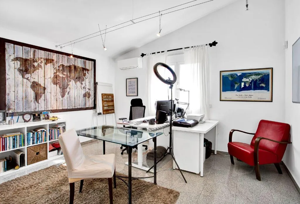 Bureau - Detached Villa with Pool in Marbella's Casco Antiguo