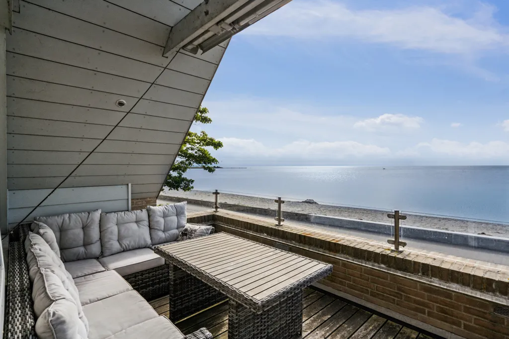 Terrass - Modern Villa with Water View in Faxe