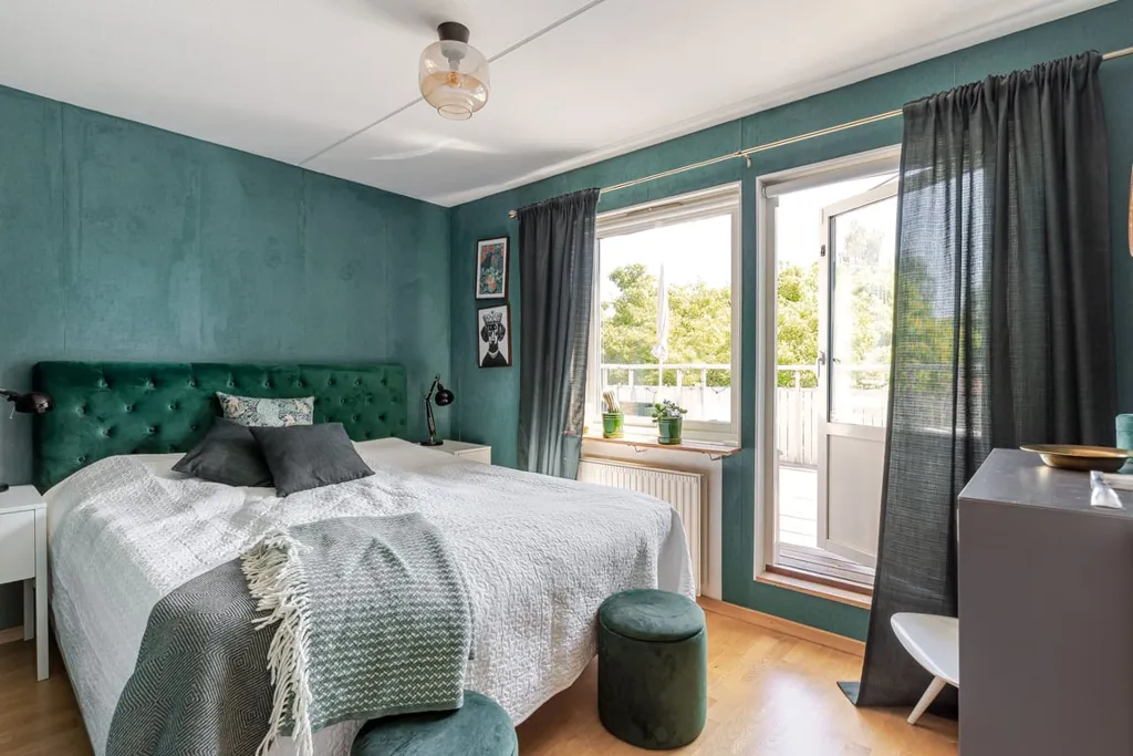 Bedrooms - Terraced House with Garden in Almby