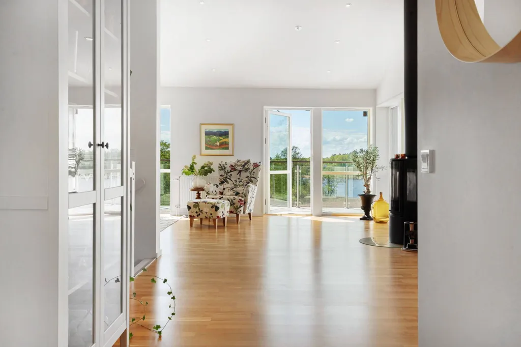 Esik - Suterräng Villa with Water View in Uppsala