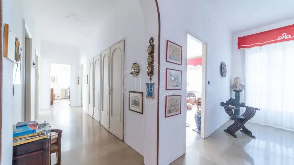 hallway_entrance