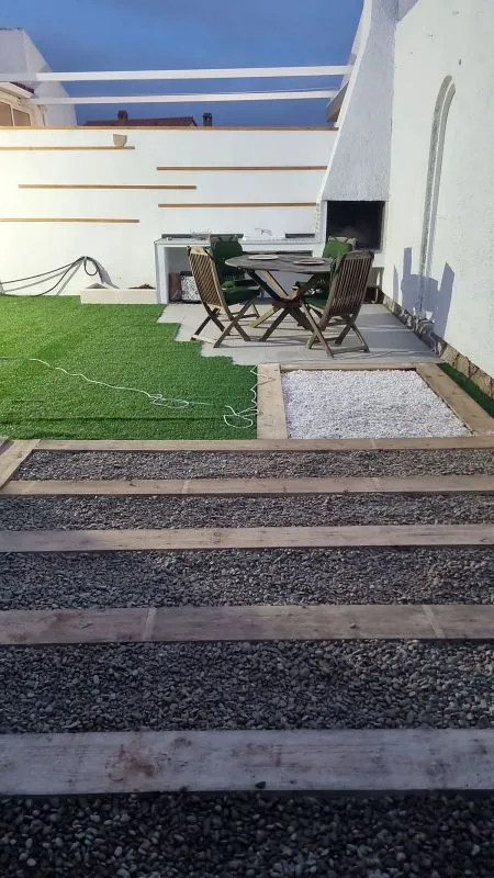 Jardin - Modernised House with Terrace in Casalot