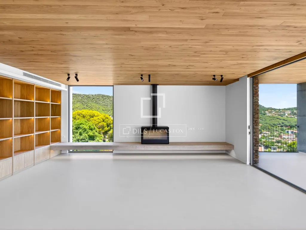 Elutuba - New Build Villa with Sea View in Cabrils