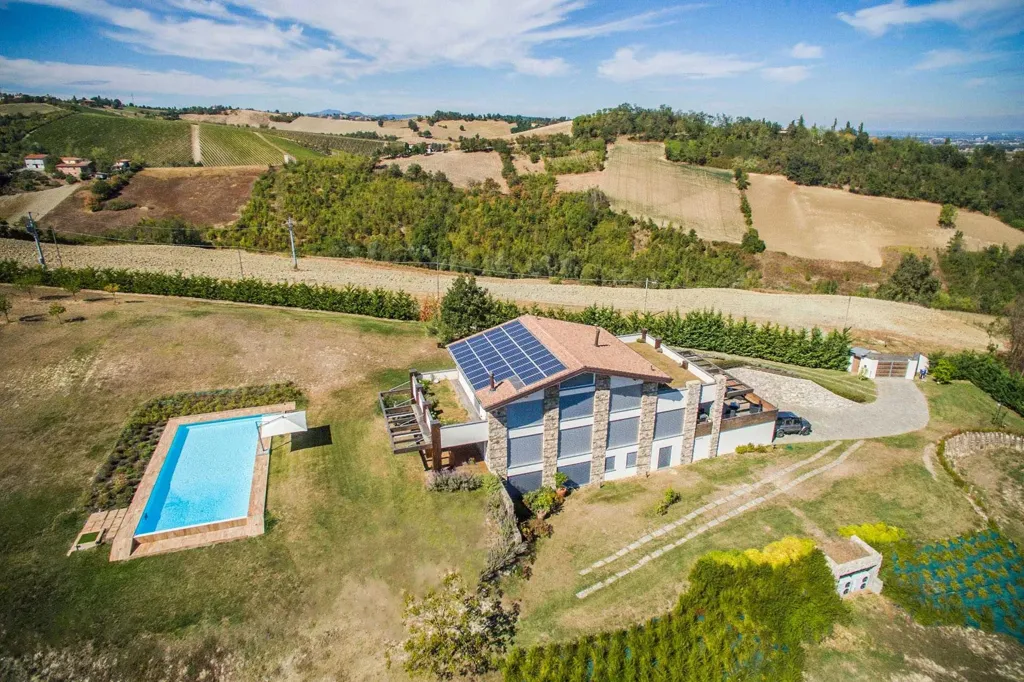 Vue aérienne - Modern Villa with Pool and Spa near Parma