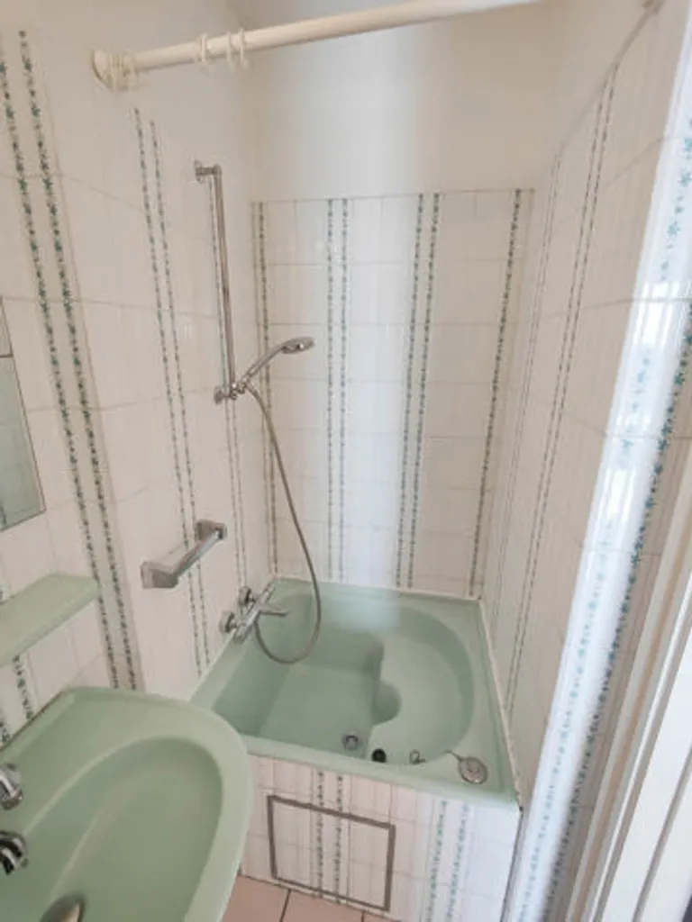 Salles de bain - Appartement avec Terrasse ensoleillée à Montgomery