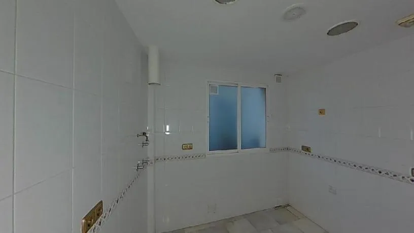 Spacious Apartment in Iznalloz Centre