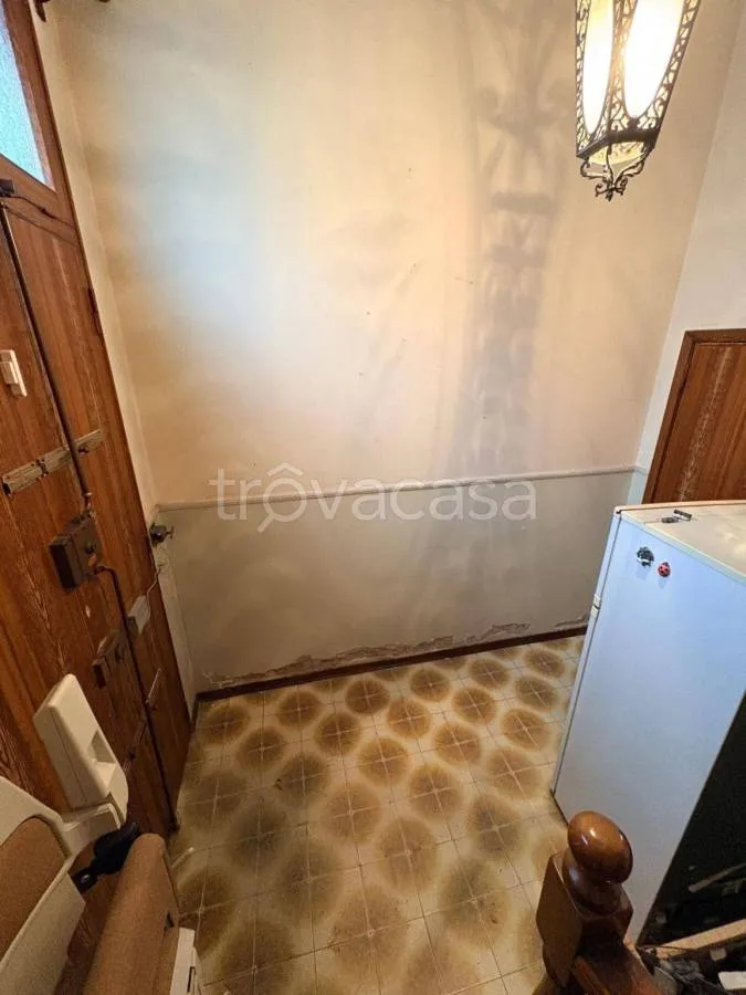 Hallway - Completely Refined Bifamiliar in Central Ferrara