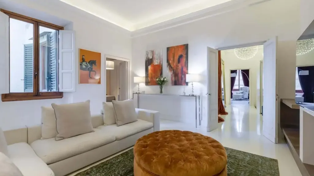 Living Room - Renaissance-Style Apartment with Terrace in Florence