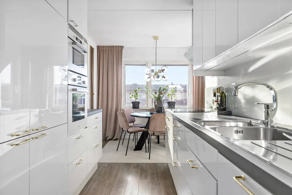 Cuisine - Renovated Apartment with West-Facing Balcony in Göteborg