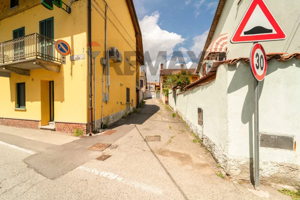 Exterior - Semi-detached House with Terrace in Mazzè