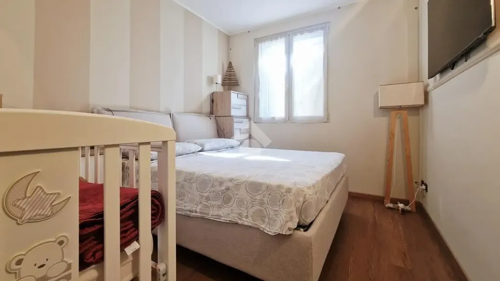Modern Apartment with West Terrace in Muggiò