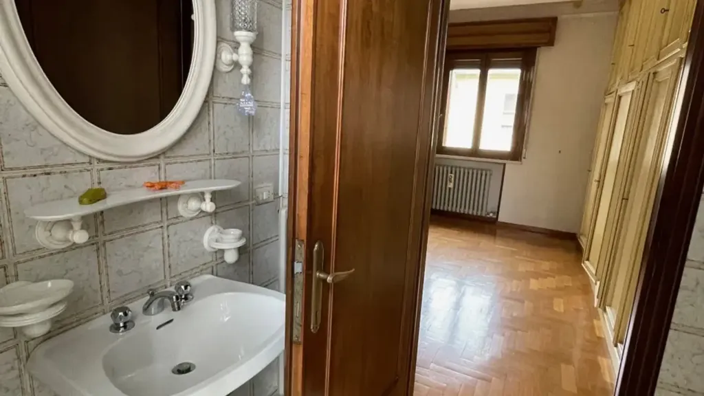Vannitoad - Spacious Apartment with Balcony in Suzzara