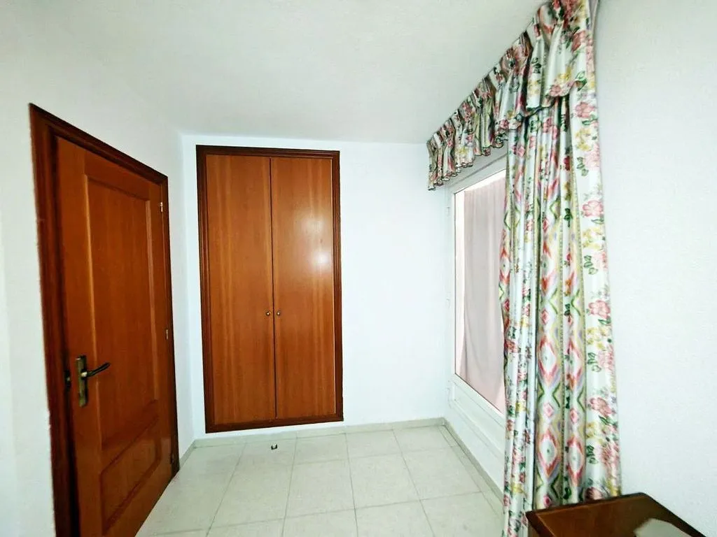 Esik - Semi-detached House with Pool in El Perelló