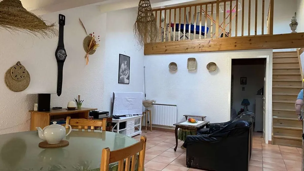 Living Room - 6-Unit Investment Property in City Centre