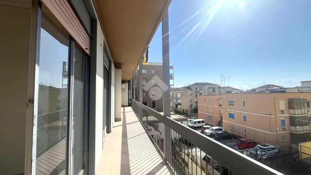 Balcone - Appartamento con tre balconi a Catania