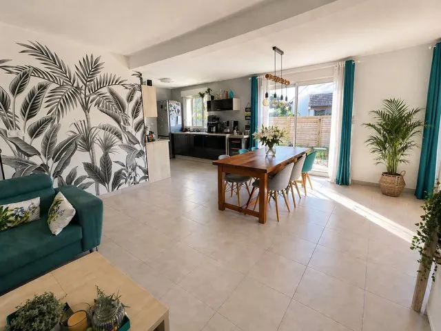 Elutuba - Contemporary House with Pool in Olivet