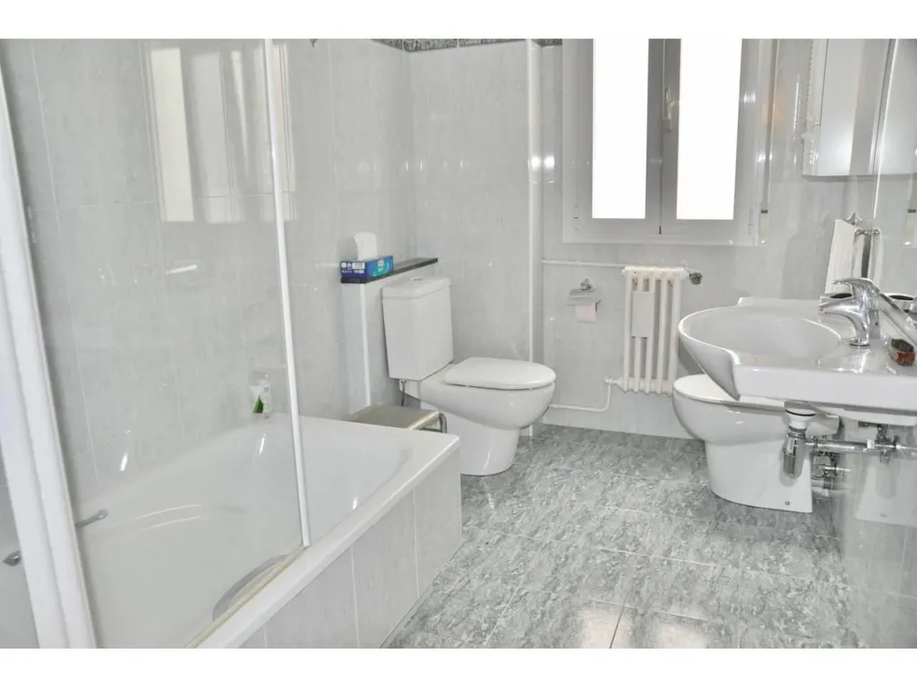 Salles de bain - 7-Bedroom Flat with Lift in Palencia