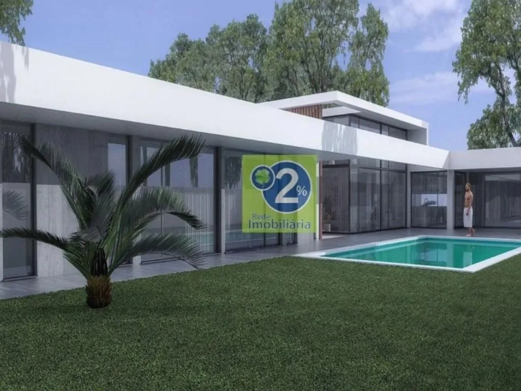 Luxury House with Pool in Charneca de Caparica