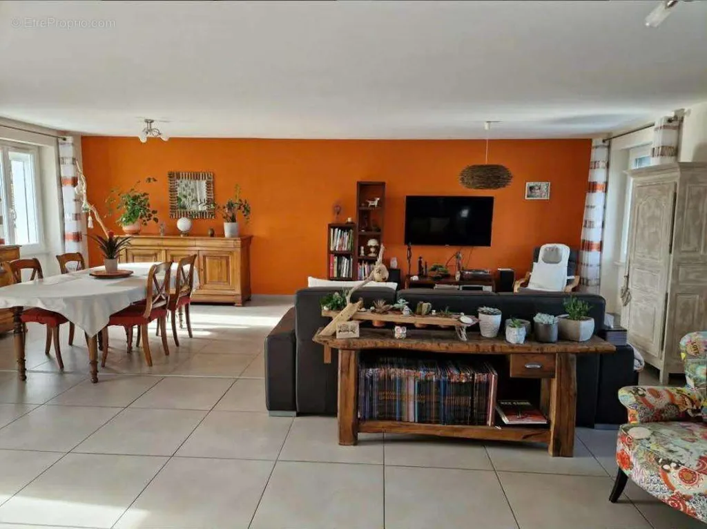 Maison 7 pièces à Menetrol