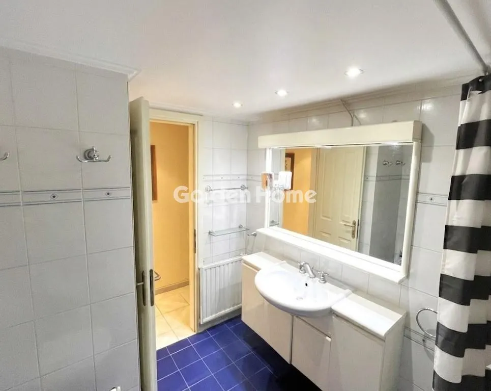 Vannitoad - Duplex with Sea View in Alimos - Kythirion
