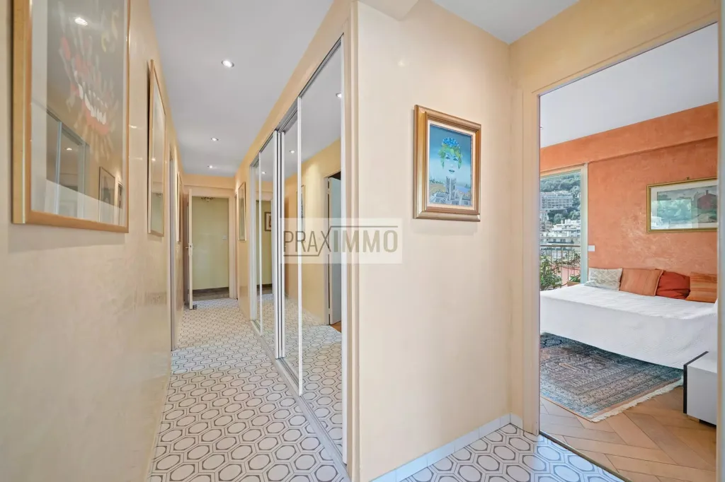 Esik - Penthouse with Rooftop Terrace in Nice