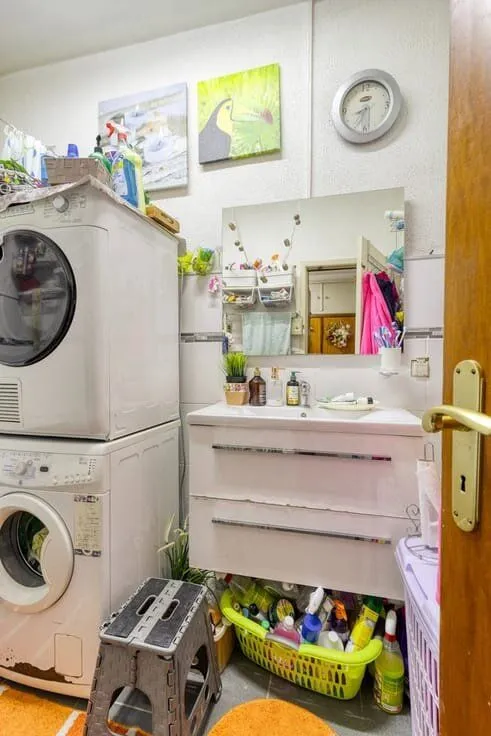 Utility Room - Apartment with Canal View in Antwerp