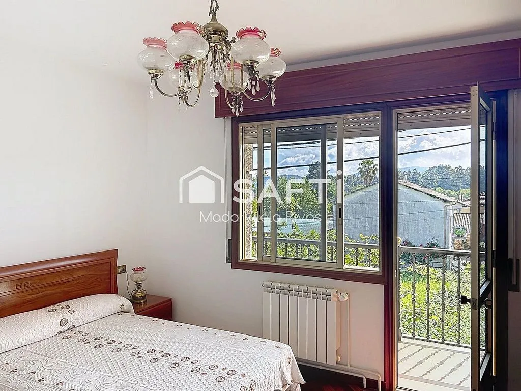 Magamistoad - Detached House with Two Independent Units in Meis