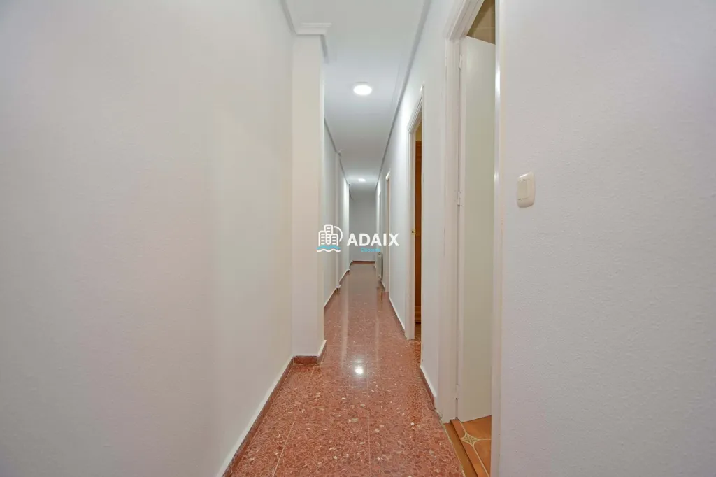 Entrée - Student Flat with Central Location in Cáceres