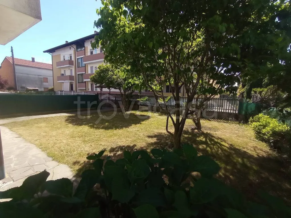 Aed - Terraced Villa with Private Garden in Bellinzago Novarese