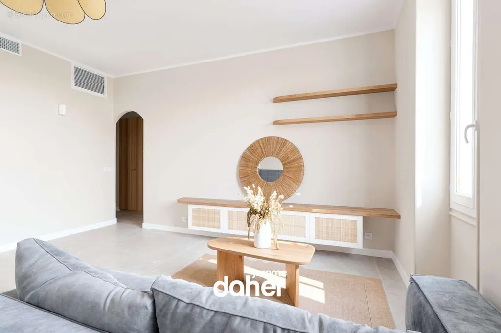 Living Room - Renovated Apartment with Garden in Saint-Lambert
