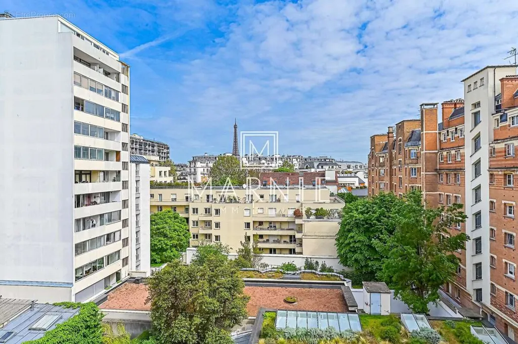 Balcon - Appartement avec Vue Tour Eiffel au 15ème Arrondissement