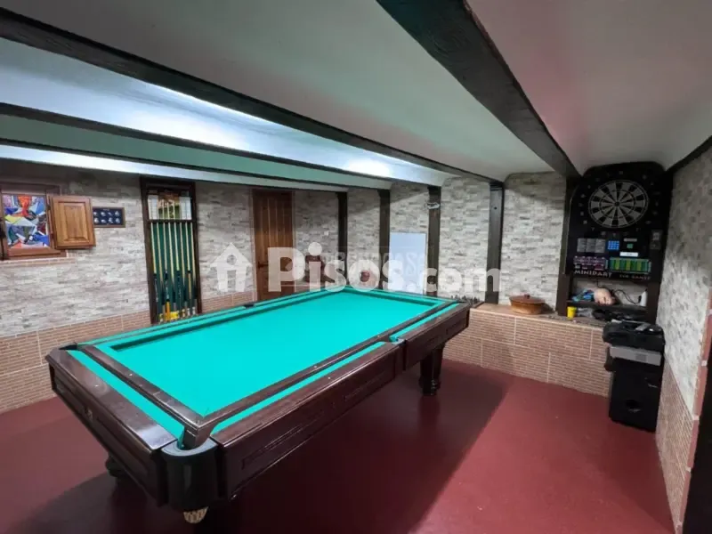 Toad - Adosado with Pool in El Condado, León