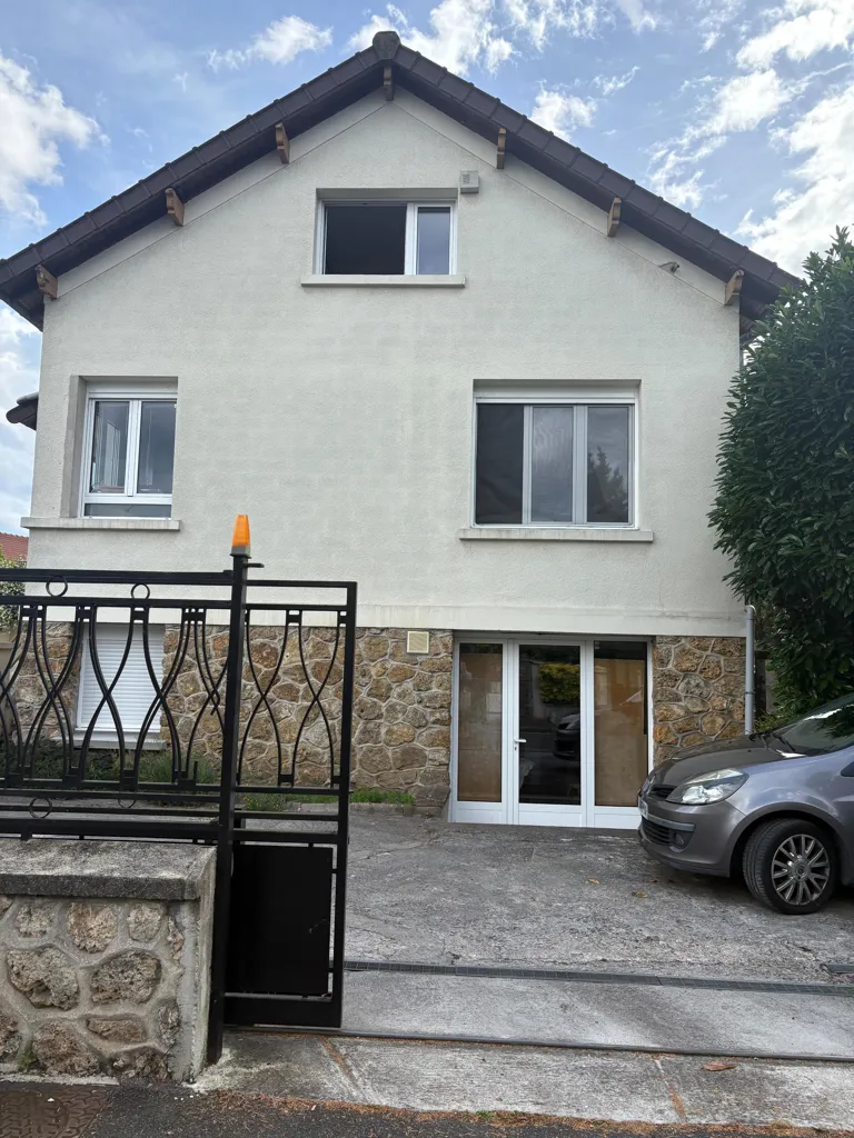 Extérieur - Pavillon avec Sous-Sol et Garage à Sevran