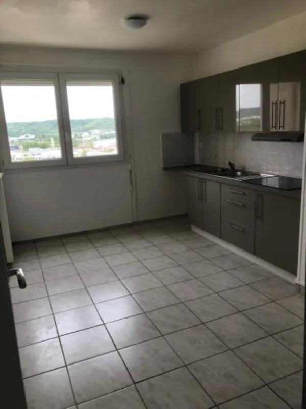 Köök - Bright Apartment with Balcony in Le Petit-Quevilly