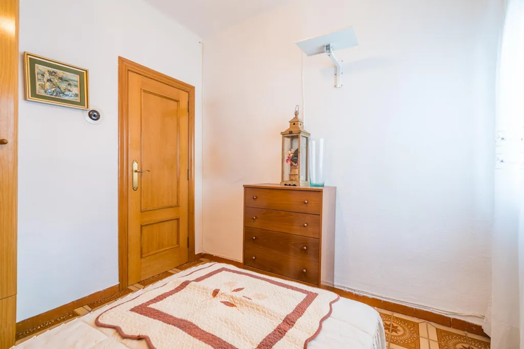 Chambres - Apartment with Pool in Els Orriols, Valencia