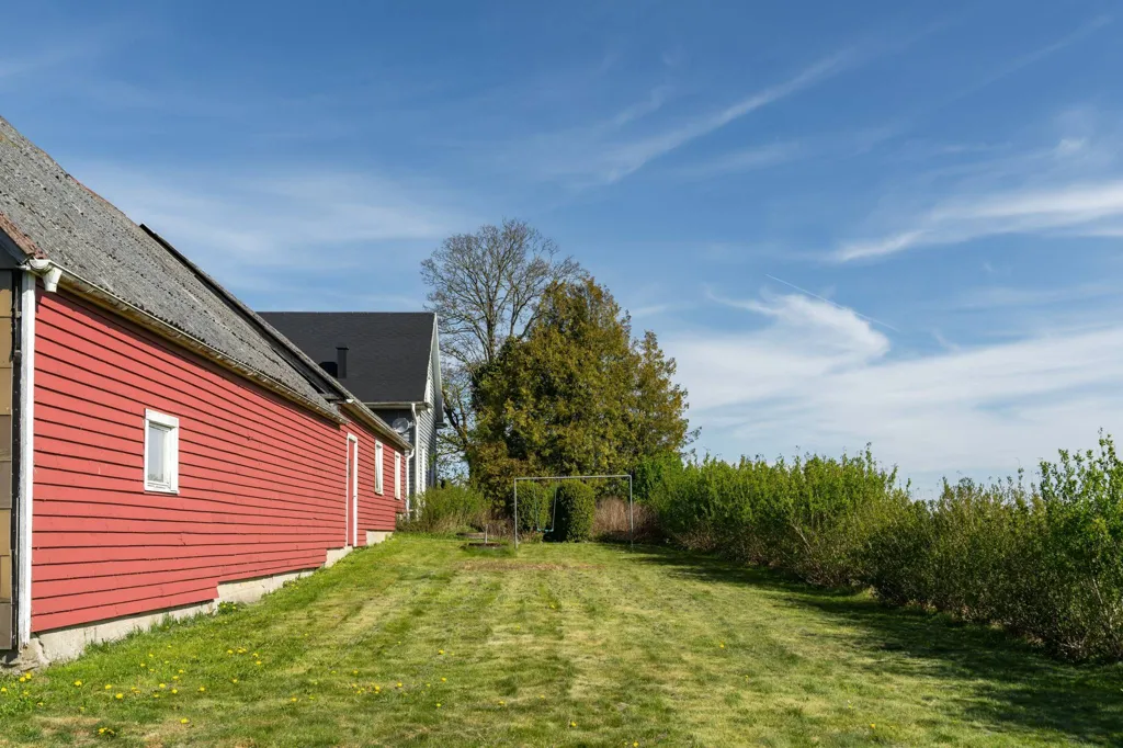 Välivaade - Villa with Workshop in Open Landscape