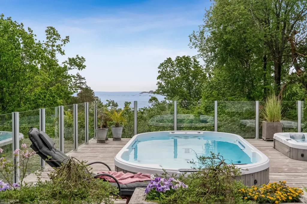 Piscine - Architect-Designed House with Sea View in Larvik