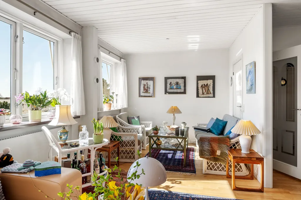 Soggiorno - Villa Apartment with French Doors in Holte