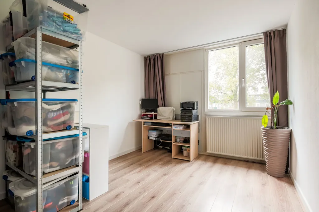 Bureau - Modern Corner House with Solar Panels in Atolwijk