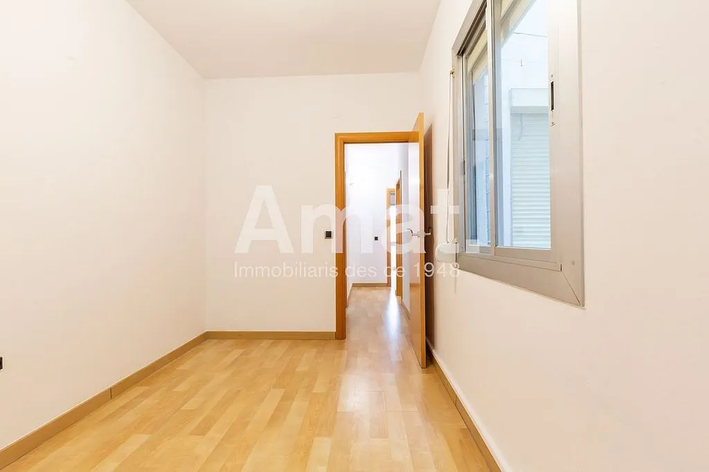 Entrée - Apartment with Air Conditioning in Esplugues de Llobregat