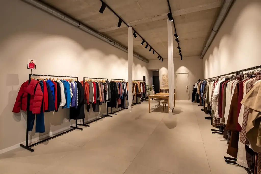 Pièces - Commercielle Prête à l'Emploi près de la Troonplaats