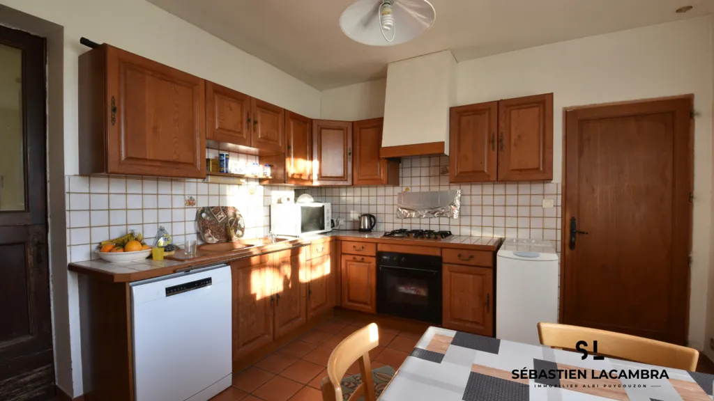 Cuisine - Maison de Caractère avec Terrain à Bâtir à Puygouzon