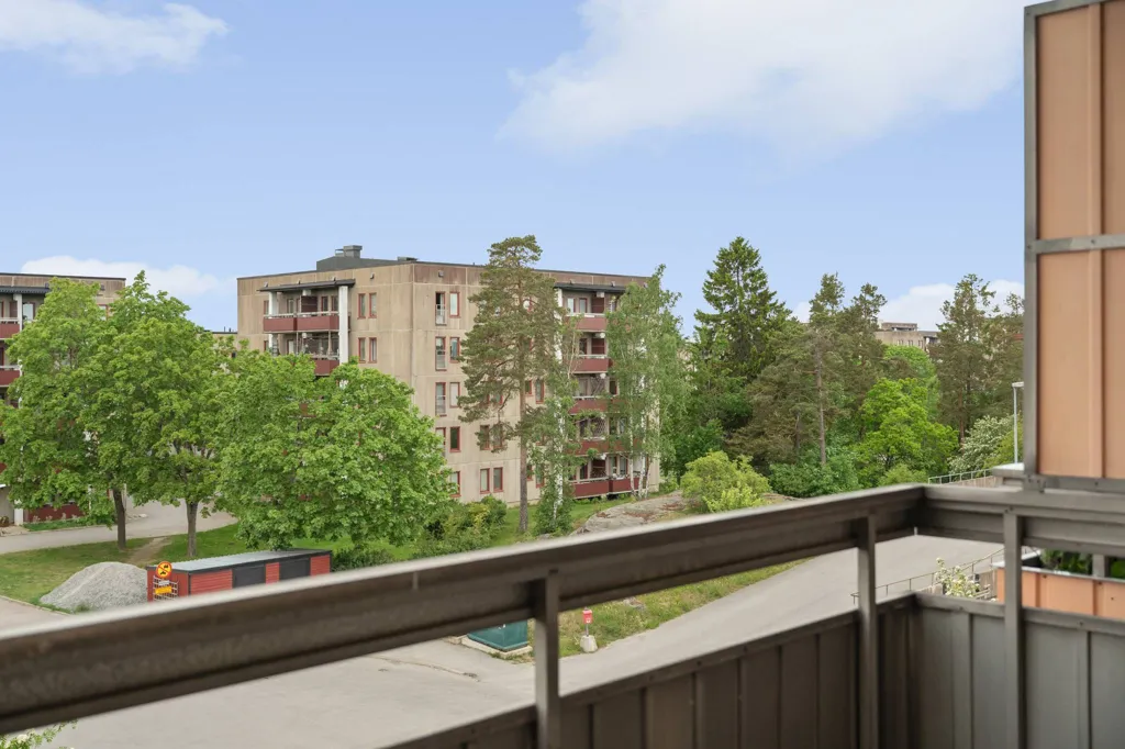 Rõdu - Renovated 1.5-Bedroom Flat with Balcony in Orminge